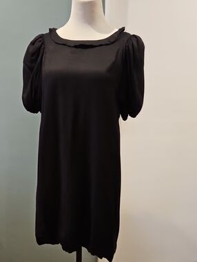 Silk Lined Puff-Sleeve Puff Hem Dress with Scalloped Neckline 0278